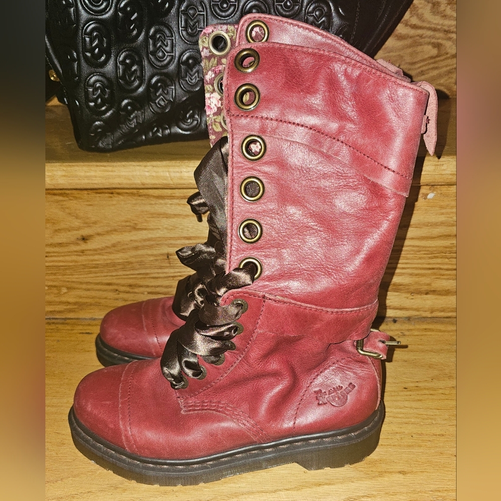 Dr. Martens Women's Triumph 1914 W 12-Eye Ribbon LacesCherry. Worn Once. - Picture 8 of 9